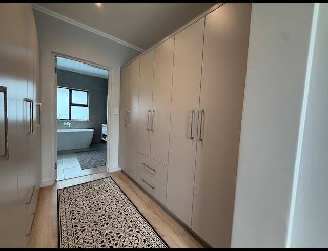 4 BEDROOM APARTMENT FOR SALE IN MORNINGSIDE